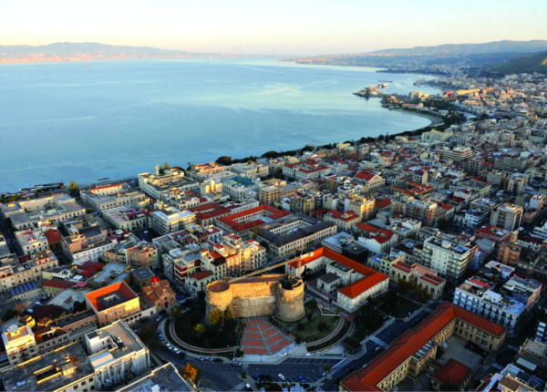 MAMMASANTISSIMA La 'ndrangheta e la "mollezza" di una città: maxi inchiesta a Reggio Calabria